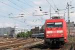 101 072-7 mit EC 176  Johannes Brahms  von Brno nach Hamburg-Altona bei der Einfahrt in Hamburg Hbf am 11.05.2013  