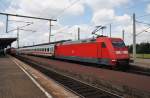 Hier 101 138-6 mit IC2158 von Dresden Hbf. nach	Frankfurt(Main) Flughafen Fernbahnhof, bei der Ausfahrt am 14.7.2013 aus Weimar. 