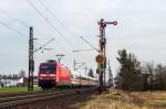 101 130-3 mit einem ICE nach Berlin bei Hirschaid (01.03.2014)