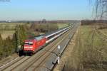 101 036-2 mit dem 12 Wagen langen EC 9 Hamburg-Chur bei Forchheim.