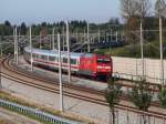 101 005 zieht am 05.10.12 den IC 361 von Strasbourg Richtung München, hier bei Hattenhofen