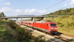 Am 06.04.2014 ist 101 098-2 mit einem RegionalExpress von Nürnberg nach München unterwegs und erreicht sogleich den Bahnhof Allersberg (Rothsee).
