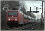 OIC 640  Haus der Natur Salzburg  von Wien West nach Salzburg, am 9.12.2006 von 101 109 bespannt, beim Passieren der Einfahrsignalgruppe Wien-Penzing.