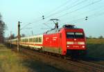 101 020 mit IC 2307 (Hamburg–Koblenz) am 09.04.2004 zwischen Maschen und Jesteburg