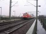 101 076-8 mit einem umgeleiteten InterCity am 27.02.07 auf der Klner Sdbrcke.