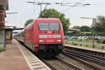 Durchfahrt am 02.09.2014 von der 101 032-1 zusammen mit der 101 056-0 als Sandwich mit einem ICE-Ersatzzug in Orschweier gen Offenburg.