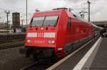 Bild 137:
Am 25.05.2015 bespannte 101 048-7 den IC 2217 von Hamburg nach Stuttgart. Hier zu sehen ist die Lok beim Halt in Düsseldorf Hbf.