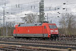 DB Lok 101 123-8 durchfährt den Badischen Bahnhof.