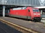 101 018 mit IC 2372 nach Hannover in Karlsruhe Hbf am 09.06.2007