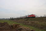 101 076  CEWE Fotobuch  mit ihrem Intercity aus dem Emsland auf dem Weg in den nahen Duisburger Hauptbahnhof am 28.2.19