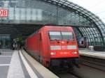 Die 101 055 im neuen Berliner Hauptbahnhof am 11.04.2007