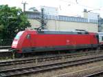 Br 101 085-9 mit ihrem Intercity nach Norddeich Mole im Bremer Hbf (25.7.2007)