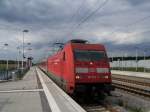 Die Br.101 112-1 zog den RE  Mnchen-Nrnberg Express  von Nrnberg Hbf nach Mnchen Hbf. Hier bei der Einfahrt in Allersberg(Rothsee). Aufgenommen am 31.Juli 2007.