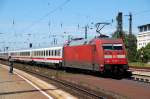 101 094 schiebt am 13.06.09 den IC 79670 aus Weimar nach Wiesbaden.