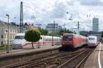 Kleine Parade in Hamburg-Altona am 21.06.09. Links steht ICE 882 aus Mnchen Hbf, in der Mitte 101 065-1 mit AZ 13393 nach Trieste Centrale und rechts der ICE 797 nach Berlin-Sdkreuz.