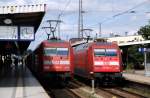 Am 03.08.09 stehen 101 058 und 101 083 mit ihren ICs im Magdeburger Hbf.