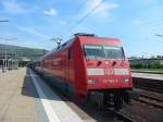 101-045 in Heidelberg Hbf sie wartet mit ihrem IC auf die Abfahrt.