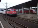 Br 113 267 mit D 13140 und rechts eine 101??? beide mit Sonderzge in Heidelberg HBF am 21.8.2005 die 101 kam paar minten spter und fuhr noch vor der 113 wieder weil  das Personal nicht gekommen ist genau 2leute!!!