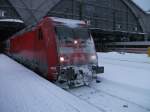 101 114 stand am 26.12.10 mit dem IC 2157 aus Frankfurt Flughafen im Leipziger Hbf zur Rangierfahrt bereit.