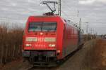 101 012 zieht am 16.1.11 MRCE Dispolok ES 64 U2-014 durch Dsseldorf-Angermund