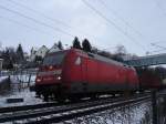 Ein Bild mit Seltenheitswert: 101-113 am 29.12.05 mit einem Gterzug in Bad Sulza Richtung Groheringen/Naumburg.