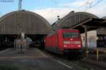 17.08.2011: Mit etwa +5 hat die 101 065-1 mit dem IC 360 (Mnchen-Strabourg) den Karlsruher Hbf erreicht und macht nun Platz fr die 181 213-0.