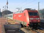 101 004 mit dem EC 175 Hamburg - Budapest verlsst Dresden Hbf.