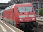 101 132-9 vor IC 2212 (Koblenz - Ostseebad Binz) am 18.6.2012 im Bahnhof Hamburg-Harburg