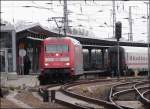 101 143-6 beim rangieren im Hbf Stralsund.  (am 03.01.07)