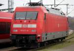 leicht ramponiert sah das DB-Logo von 101 071-9 aus als Sie am 22.11.2014 im Rostocker Hbf abgestellt stand.