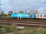 Die 101016-4 hat einfahrt von der Insel Rgen in den Bahnhof von Stralsund