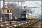 Europa Werbelok 101101-4 passiert hier auf der Fahrt von Berlin zum Grenzbahnhof Bad Bentheim am 29.01.2006 um 12.43 Uhr mit ihrem IC das alte östliche Stellwerk in Westerkappeln - Velpe.