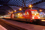 101 098 am EC8 in Köln Hbf am 06.11.2019