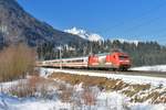 101 017 mit EC 217 am 07.02.2015 bei Bischofshofen.