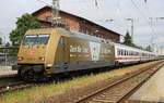 101 071-9  Zeit für Gold  mit IC am 12.06.2019 in Anklam - mein Standort Zugang zu Bahnsteig an Gleis 1.