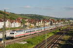 101 013 mit IC 266 München-Basel am 13.05.2022 am Eszetsteg in Stuttgart.