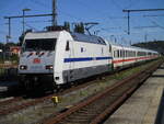 101 057 war,am 01.September 2025,mit dem IC Binz-Hamburg mal wieder in Bergen/Rügen.