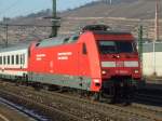 101 004 mit einer leicht komischen Front durchfhrt Esslingen (Neckar) am 24.12.2007 in Richtung Mnchen