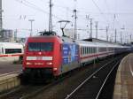 BR 101 003-2 mit Teilwerbung  Kuwait Airway´s  mit IC 2020 von
HH Altna nach Frankfurt Hbf.,auf Gleis 11 im Dortmunder Hbf.,
bei der Ausfahrt.(23.02.2008)