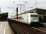 101 080-0 mit IC 610 “Bacchius” nach Dortmund auf Essen Hauptbahnhof am 21-4-2001.