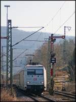 101 034-7  In Form  zog am Nachmittag des 21.03.2009 IC 2069 von Karlsruhe nach Nrnberg. Hier fhrt sie gerade am Ausfahrsignal B (Fahrtrichtung nach Aalen) des Goldshfer Bahnhofs vorbei.