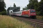 101 047-9  150 Jahre Feuerwehr  als Schiebelok am 01.07.2009 kurz vor berquerung des Mittellandkanals bei Peine