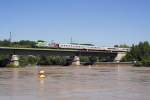 101 040 mit IC 1886  Rottaler Land  am 05.06.2010 auf der Eisenbahnbrcke Poikam.