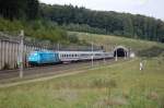 101 016-4  Unicef  mit dem IC 2157 Kln Hbf - Stralsund kurz hinter dem Eggetunnel bei Willebadessen, 12.09.2010.