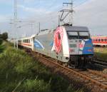 nicht Freund sondern Feind die Bundespoilzei:101 060-2 mit IC2216 Stuttgart-Stralsund bei der Einfahrt im Rostocker Hbf.10.09.2011 