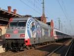 Hertha BSC Lok 101 144-4 mit IC 144 von Berlin-Ostbahnhof nach Schiphol (Airport)kurz nach der Ankunft im Bahnhof Stendal.12.11.2011
