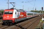 Die Cewe 101 089-2 zieht den langen Stuttgarter IC im Sandwich durch Mlheim Styrum am 25.05.2012