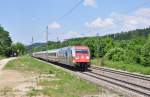 101 087(Werbung Packendes Sdafrika) mit IC 2261 nach Mnchen.Durchfahrt Gingen an der Fils am 28.5.2012