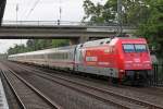 101 109 schiebt am 1.6.12 einen IC durch Dsseldorf-Angermund.