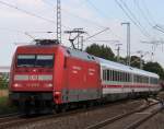 101 015-6 mit IC 1906 von Stuttgart Hbf nach Warnemnde bei der Durchfahrt im Haltepunkt Rostock-Bramow.04.08.2012 